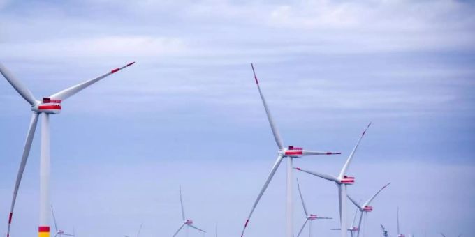 Die Onshore-Stromerzeugung aus Windrädern sackte in diesem Jahr laut BDEW um 12 Prozent ab. Foto: Jens Büttner/dpa-Zentralbild/dpa Die Onshore-Stromerzeugung aus Windrädern sackte in diesem Jahr laut BDEW um 12 Prozent ab. Foto: Jens Büttner/dpa-Zentralbild/dpa