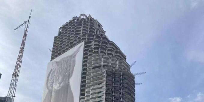 Der Sathorn Unique Tower ist eines der höchsten unvollendeten Gebäude der Welt und Bangkoks bekanntester Lost Place. Foto: Carola Frentzen/dpa Der Sathorn Unique Tower ist eines der höchsten unvollendeten Gebäude der Welt und Bangkoks bekanntester Lost Place. Foto: Carola Frentzen/dpa