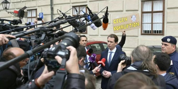 Kurz nach einem Treffen mit Präsident Van der Bellen Kurz nach einem Treffen mit Präsident Van der Bellen