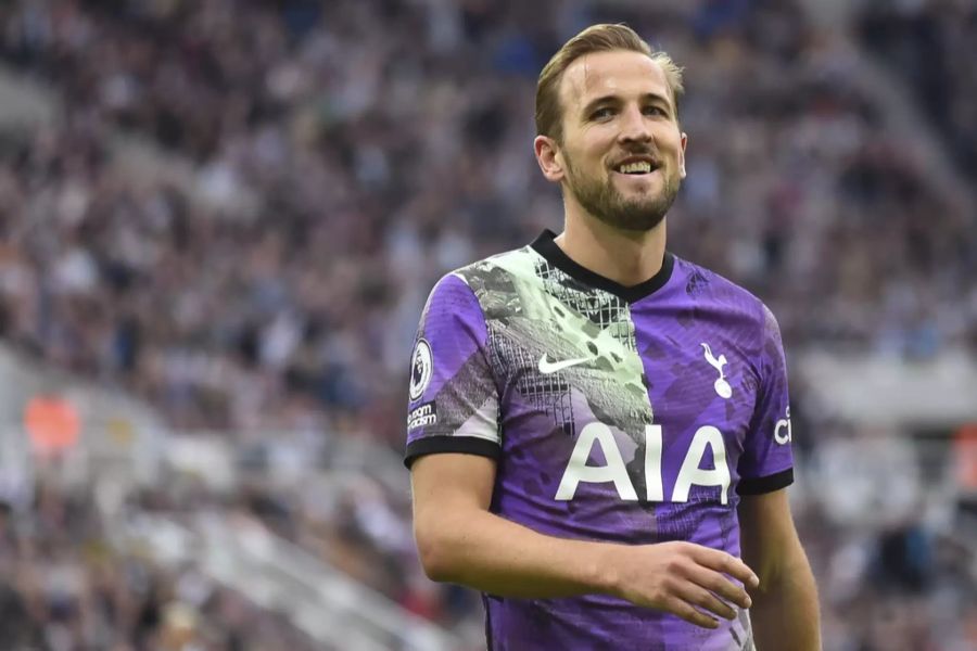 Bei City steht aber auch ein Transfer von Tottenham-Stürmer Harry Kane weiter im Raum.