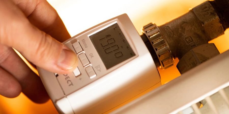 Mit einem digitalen Heizungsthermostat können Verbraucher die Temperatur an ihre Bedürfnisse anpassen - und so sparen.