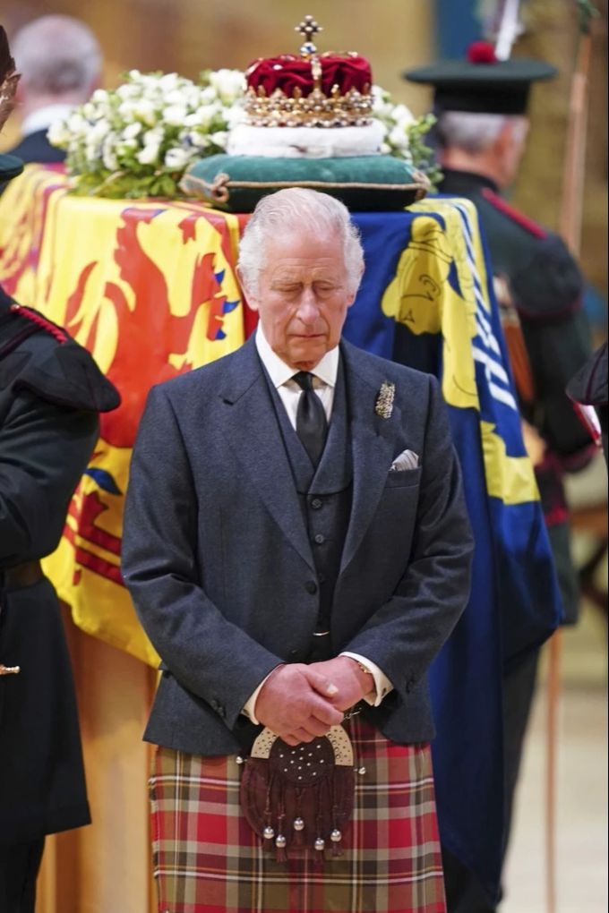 King Charles Und Seine Geschwister Halten Totenwache Für Queen