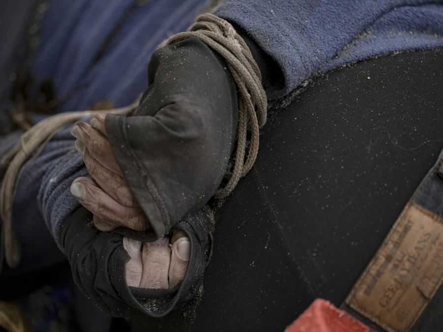 Anfang April werden im Kiewer Vorort Butscha nach dem Rückzug der russischen Truppen zahlreiche Leichen von Zivilisten gefunden – viele von ihnen mit auf den Rücken gefesselten Händen.