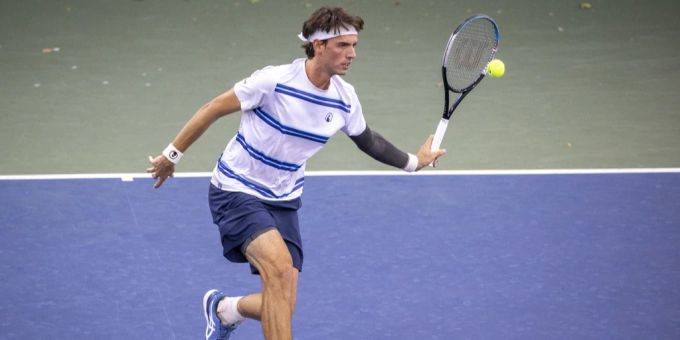 Marc-Andrea Hüsler liefert in der US-Open-Startrunde einen grossen Kampf, scheitert aber in fünf Sätzen. Marc-Andrea Hüsler US Open