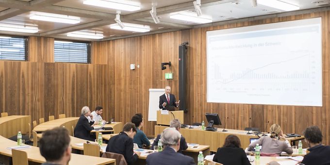 Von KOF befragte Ökonomen prognostizieren tieferes BIP für 2024 als bisher (Symbolbild) Von KOF befragte Ökonomen prognostizieren tieferes BIP für 2024 als bisher (Symbolbild)