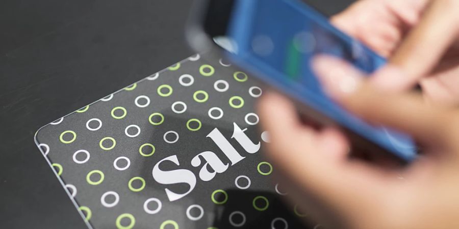 Der Mobilfunkanbieter Salt ist in der ersten Jahreshälfte 2023 gewachsen. Es wurden vor allem mehr Handys und Tablets verkauft.(Archivbild)