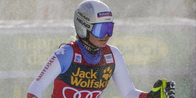 Corinne Suter verpasst den zweiten Sieg in Val d'Isere um 24 Hundertstel. Corinne Suter
