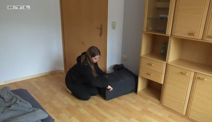 «Bauer sucht Frau»: Jaqueline packt alleine ihren Koffer. «Bauer sucht Frau»