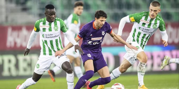 Aufsteiger Lausanne holt bei Vizemeister St. Gallen ein 2:2. Lausanne