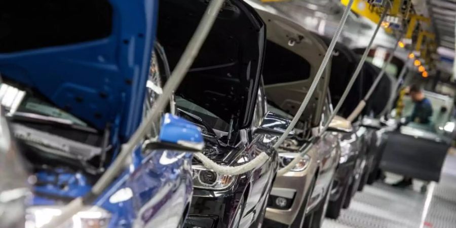 Trotz neuer Grenzkontrollen kam es bei BMW nicht zu grösseren Problemen. Foto: Armin Weigel/dpa