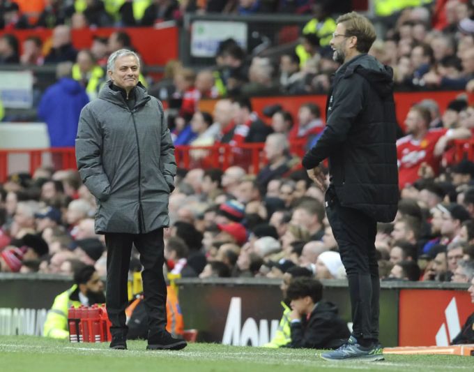 José Mourinho: «Wenn ich mich an der Seitenlinie genauso verhalten hätte wie er, hätte ich keine Chance gehabt, dort zu bleiben.» José Mourinho
