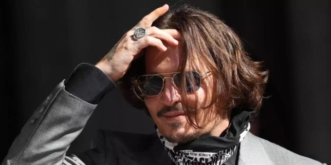 Der US-amerikanische Schauspieler Johnny Depp kassiert eine Niederlage vor Gericht. Mads Mikkelsen