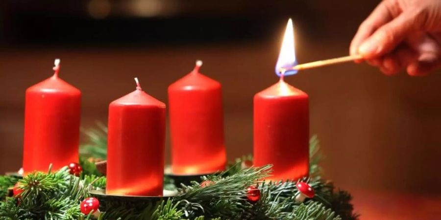 Zum Tag des brandverletzten Kindes warnt die Initiative Paulinchen vor den Gefahren für die Kleinen in der Adventszeit. Foto: picture alliance / dpa