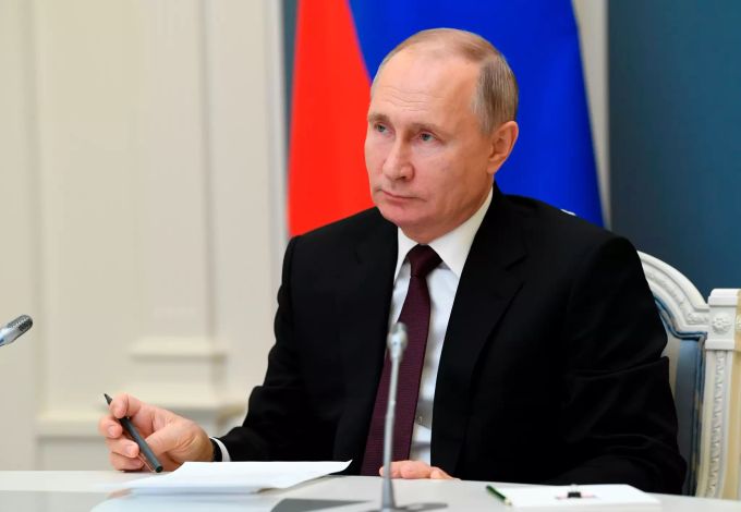 Wladimir Putin, Präsident von Russland, nimmt an einer Videokonferenz teil. Coronavirus - Russland