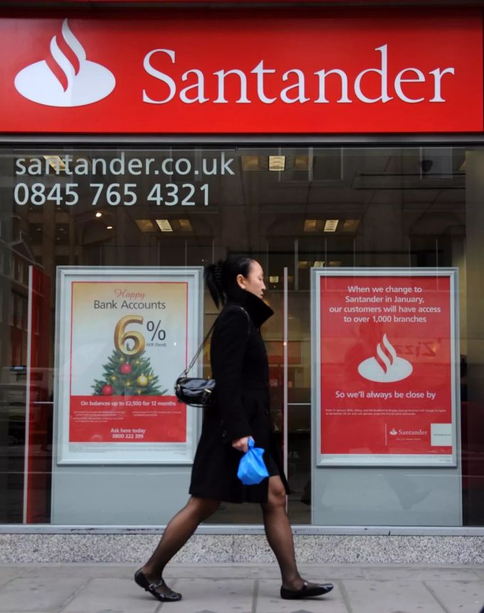 Eine Filiale der Banco Santander in Grossbritannien. Banno Santander