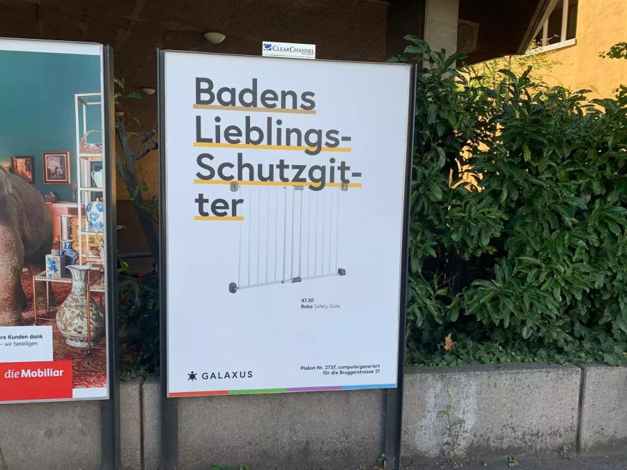 Ein Plakat der Digitec Galaxus in Baden AG.