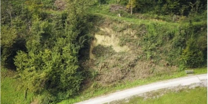 Hang ins Rutschen geraten. (Symbolbild) hangrutsch