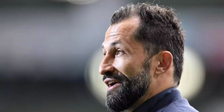 Benennt die Grenzen für eine Vertragsverlängerung von Alaba: Bayern-Sportdirektor Hasan Salihamidzic. Foto: Martin Meissner/AP-Pool/dpa