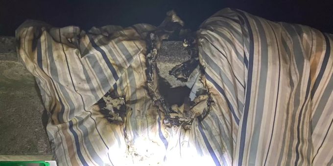 Der Brand konnte durch die Bewohner bereits vor dem Eintreffen der Rettungskräfte gelöscht werden. Matratzenbrand