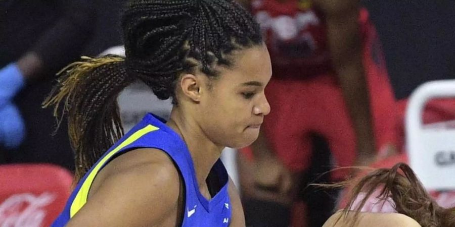 Hat mit den Dallas Wings ihr zweites Spiel in der WNBA gewonnen und dabei eine starke Leistung gezeigt: Satou Sabally. Foto: Phelan M. Ebenhack/AP/dpa