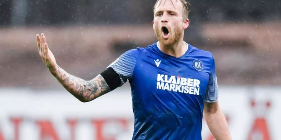 Philipp Hofmann will wechseln, ist für den Karlsruher SC aber immens wichtig. Foto: Tom Weller/dpa