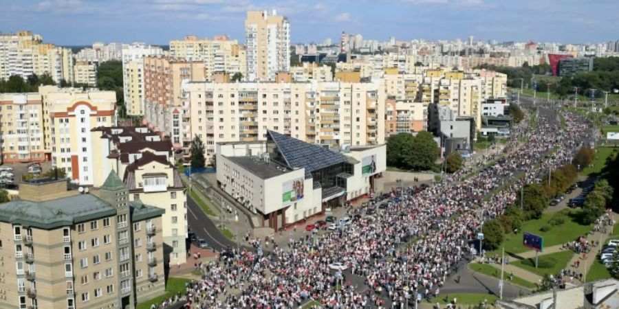 Demonstrationszug in Minsk
