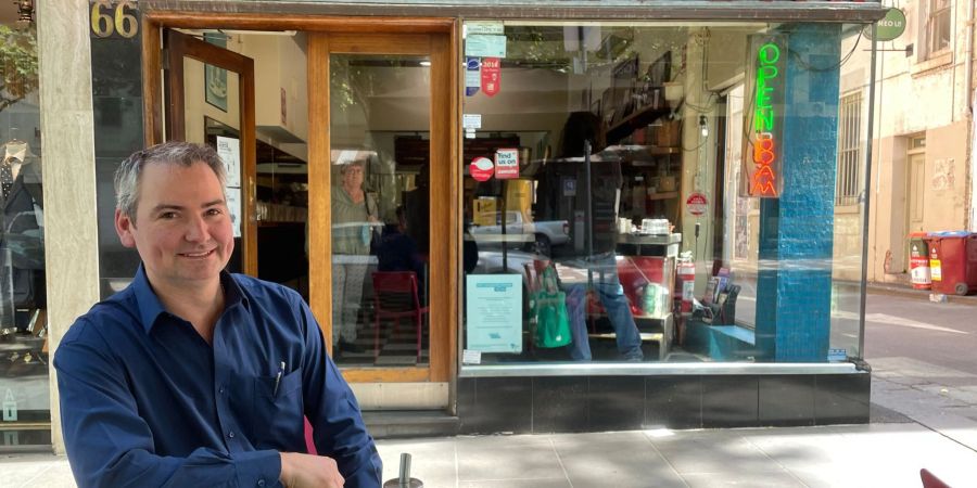 David Malaspina vor seinem Café in Melbourne.
