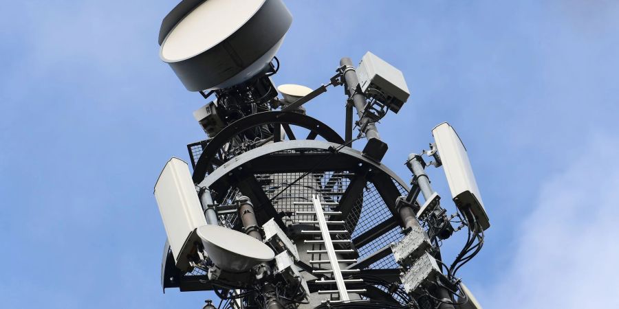 Ein Sendemast für den Mobilfunk-Standard 5G für Telefonie und Internet.