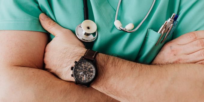 Steigende Prämien - Lohnt sich ein Wechsel der Krankenkasse?
