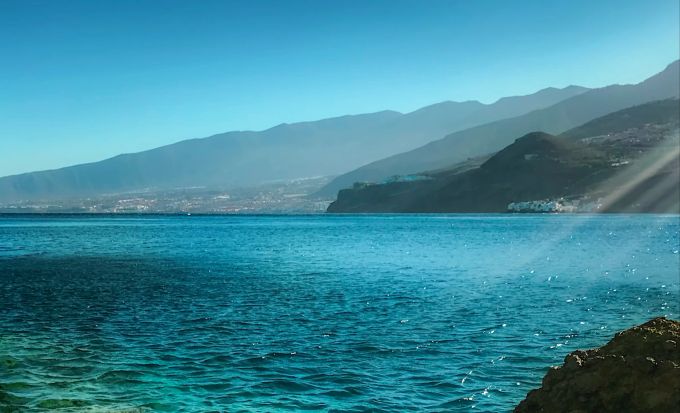 Auch im Wasser gibt es viel zu entdecken: Teneriffa gilt als einen der besten Whale-Watching-Hotspots. Last Minute Kanaren Ägypten
