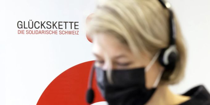 Vor einem Jahr am Solidaritätstag nahm die Glückskette Spenden für Kinder in Not entgegen. glückskette
