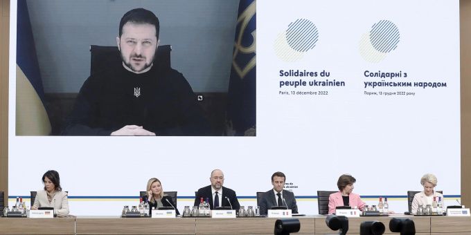 Auf der Hilfskonferenz in Paris ist auch der ukrainische Präsident Wolodymyr Selenskyj per Video zugeschaltet. selenskyj