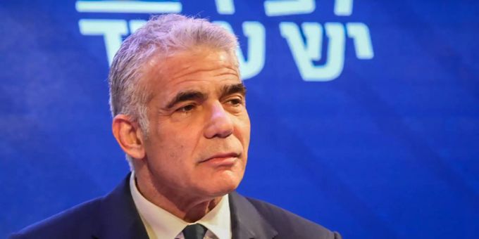 Jair Lapid, Vorsitzender der Partei Yesh Atid, spricht nach den Parlamentswahlen in Israel zu seinen Anhängern. benjamin netanjahu jair lapid