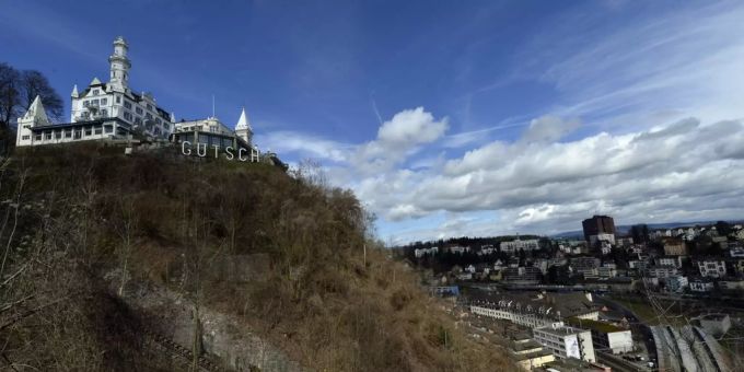 Das Hotel Gütsch hoch über der Stadt Luzern am Freitag 12. April 2013. Gotel Gütsch