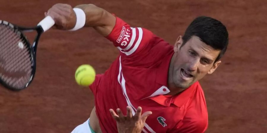 Steht im Endspiel von Paris: Novak Djokovic. Foto: Christophe Ena/AP/dpa
