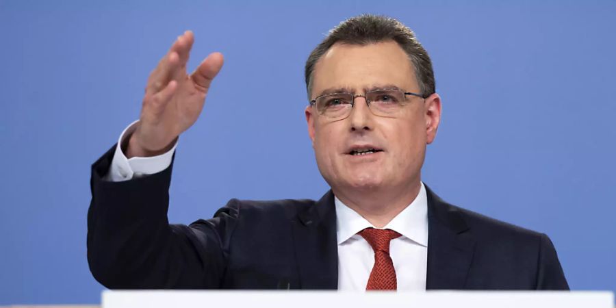 Die Schweizerische Nationalbank (SNB) und Präsident Thomas Jordan wollen für mehr Transparenz am Schweizer Hypothekarmarkt sorgen. Geplant ist die Veröffentlichung zusätzlicher Statistiken und ein umfangreicherer Datenteppich für diesen Markt.(Archivbild)