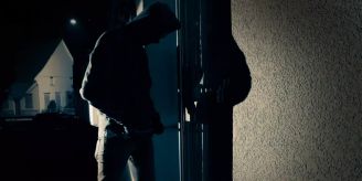 Rapperswil-Jona SG - Unbekannte stehlen Tabakprodukte aus Lagerraum