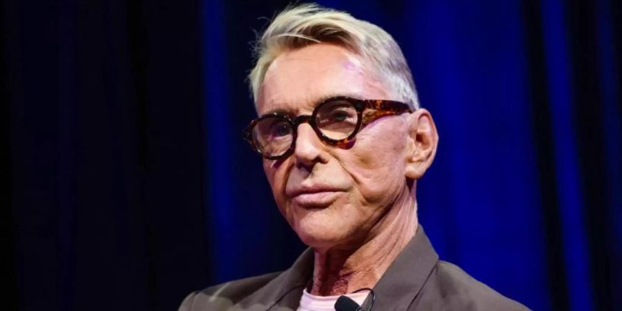 Wolfgang Joop stellte in Berlin seine Autobiografie «Die einzig mögliche Zeit»vor. Foto: Gregor Fischer