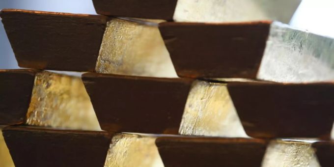 Aufeinandergeschichtete Goldbarren Aufeinandergeschichtete Goldbarren