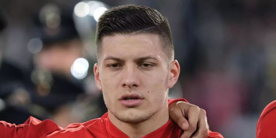 Luka Jovic wird von Serbiens Nationaltrainer hart kritisiert. Foto: Peter Steffen/dpa