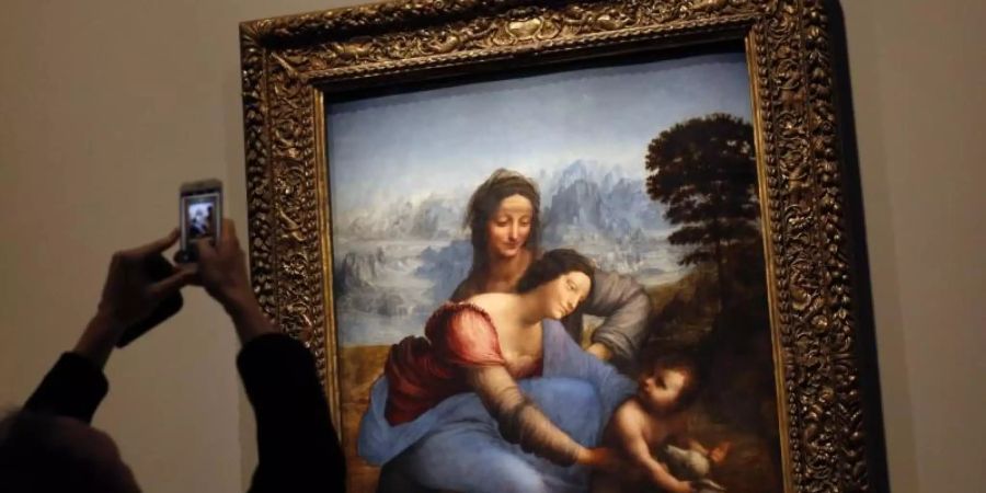 Bildnis der heiligen Anne von Leonardo Da Vinci im Louvre. Foto: Thibault Camus/AP/dpa