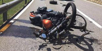 Zürich - Verkehrsunfall zwischen Lieferwagen und Motorrad auf der A1 Lindau