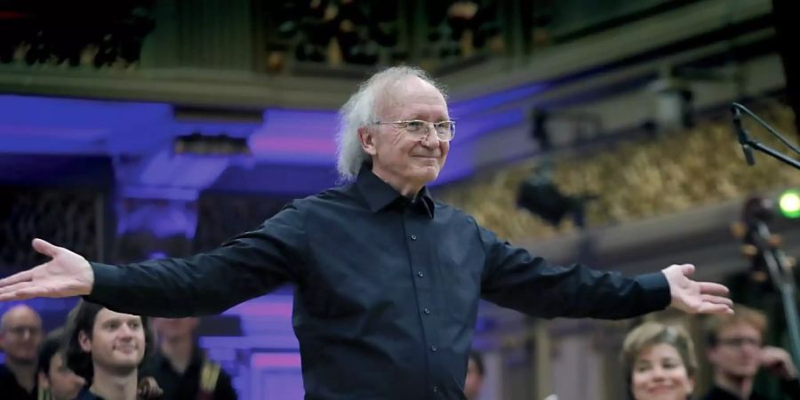Der 80-jährige Musiker Heinz Holliger ist neuer Ehrendoktor der Universität Basel (Archivbild: EPA/ROBERT GHEMENT)