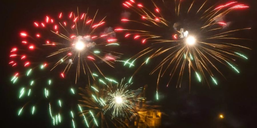 Silvester-Feuerwerk über Stralsund