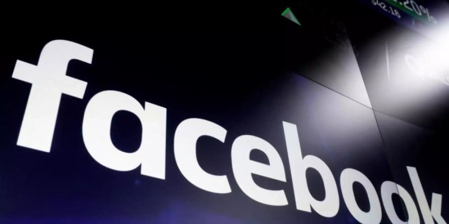 Facebook war unter massive Kritik geraten, weil das Online-Netzwerk im Umfeld der US-Präsidentenwahl 2016 für gross angelegte Kampagnen aus Russland missbraucht wurde. Foto: Richard Drew/AP/dpa