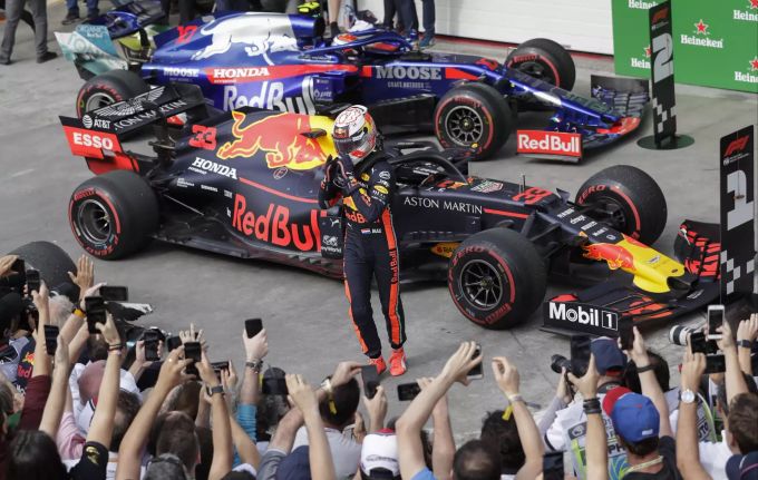 Red Bull Racing: Max Verstappen Gewinnt Den GP Von Brasilien