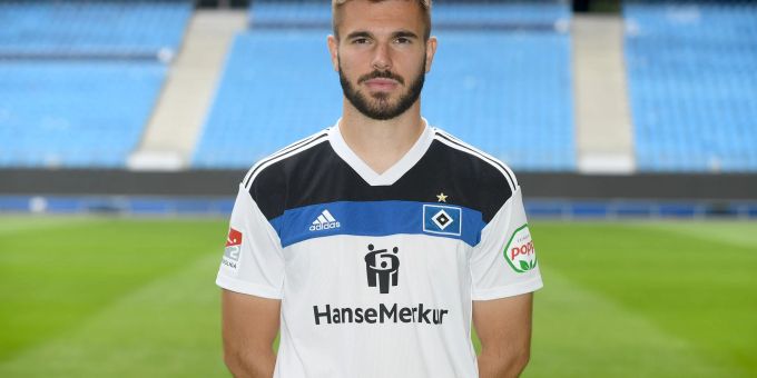Gegen den Hamburger Spieler Mario Vuskovic leitet der DFB ein Verfahren ein. Gegen den Hamburger Spieler Mario Vuskovic leitet der DFB ein Verfahren ein.