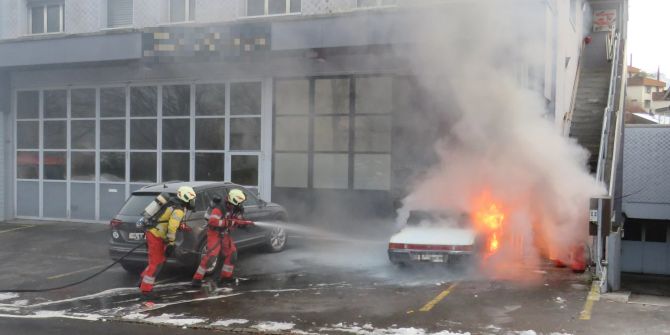Fahrzeugbrand in Glarus.
