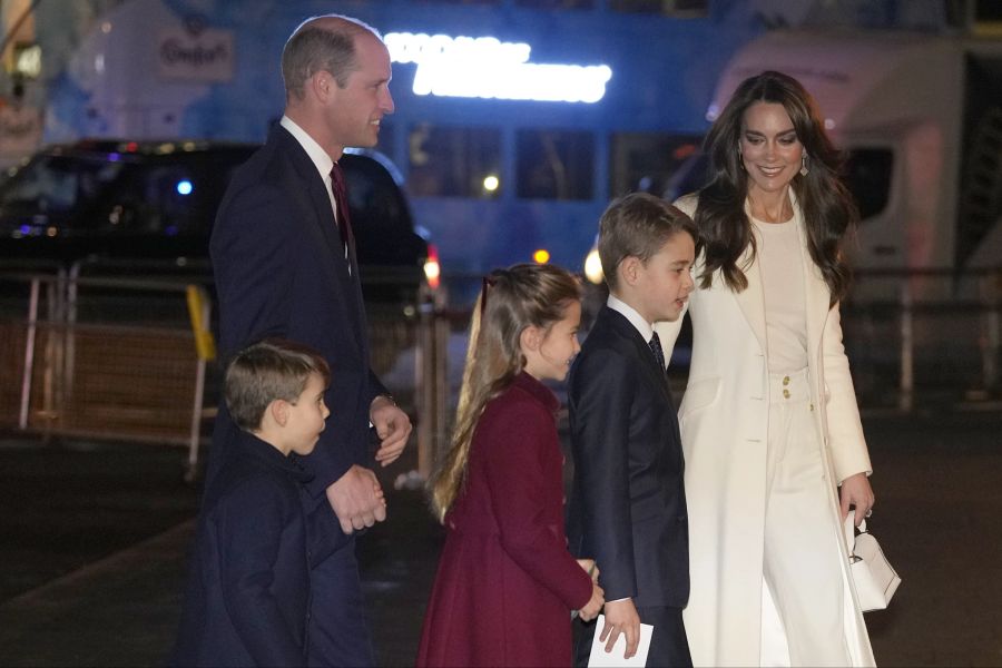 Prinzessin Kate (ganz rechts) und ihre Familie beim Weihnachtskonzert.