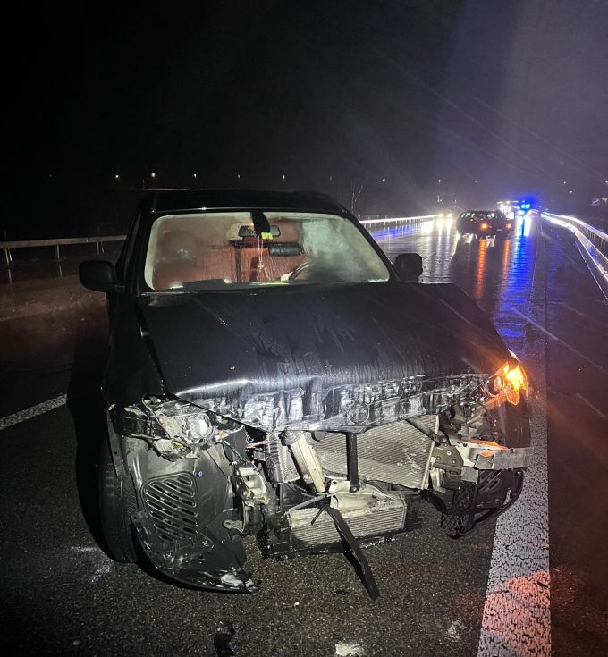Eine Frau verlor am Samstag auf der A13 die Kontrolle über ihr Fahrzeug. Kapo SG